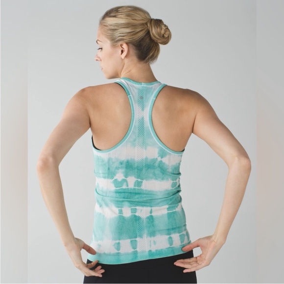Lululemon Swiftly Tech Racerback in Heathered Tranquil Blue Size 6 - Picture 2 of 5